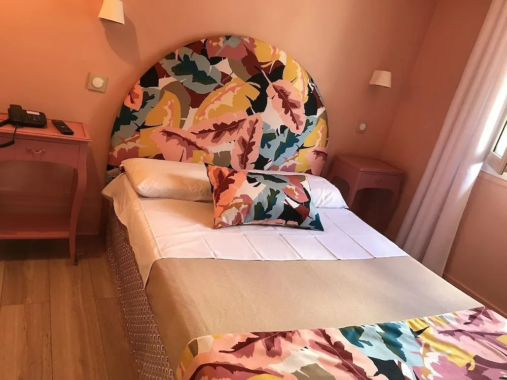 Petit Saint-honore Hotel 2*