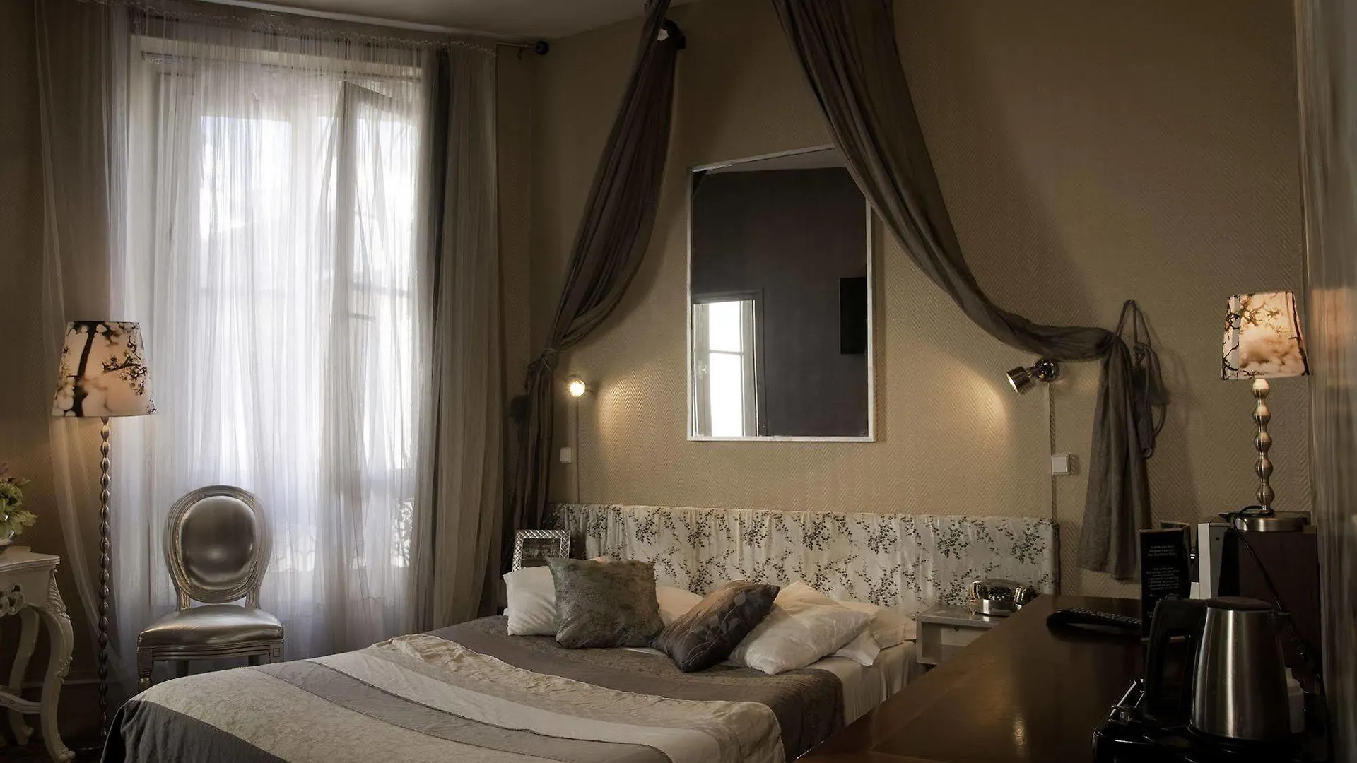 Petit Saint-honore Hotel 2*