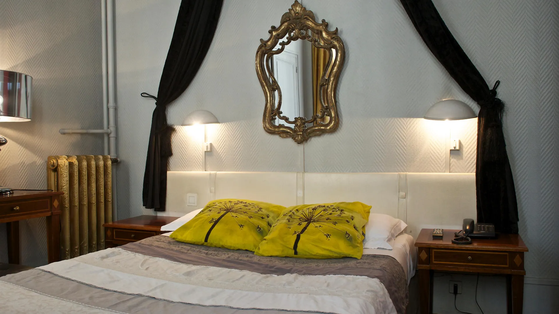 Hotel Petit Saint-honoré Paris