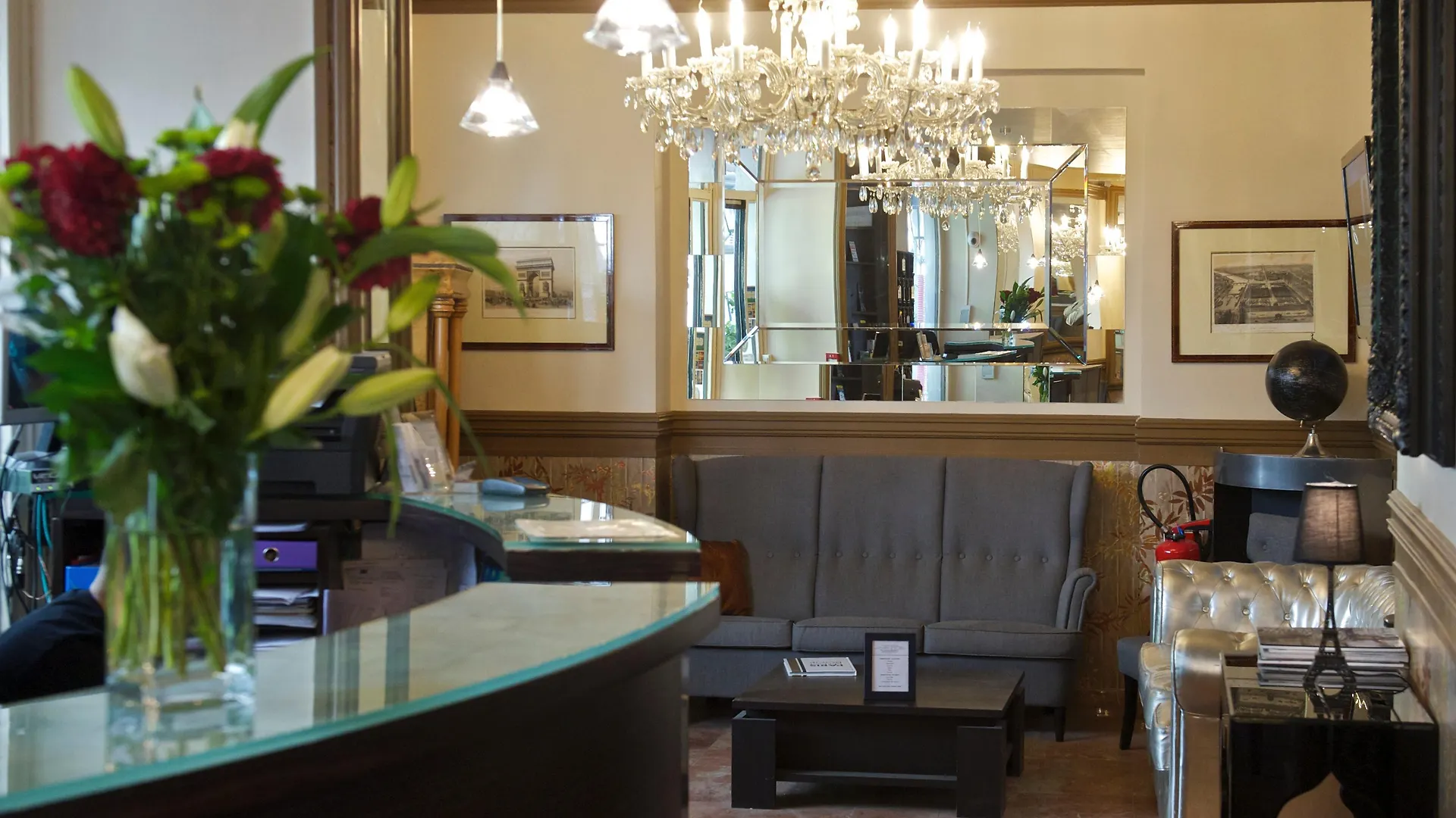 Hotel Petit Saint-honoré 2*